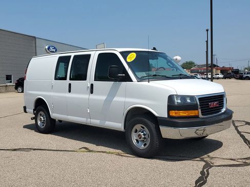 Used 2023 GMC Savana 2500 w/ Driver Convenience Package image 2