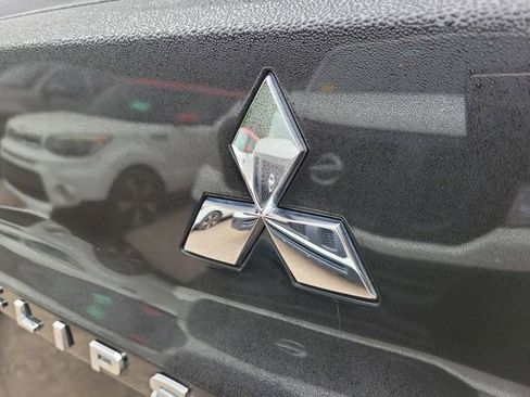 Used 2022 Mitsubishi Eclipse Cross LE FWD image 10