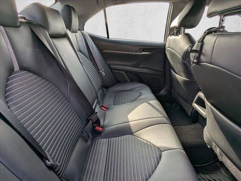 Used 2019 Toyota Camry SE image 19