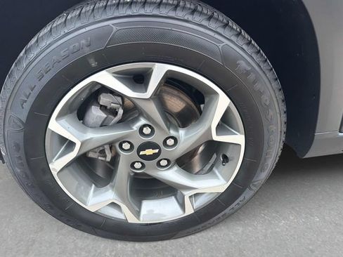 Used 2024 Chevrolet Trax LT FWD image 12