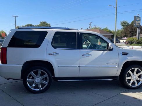 Used 2007 Cadillac Escalade AWD w/ Information Package image 4
