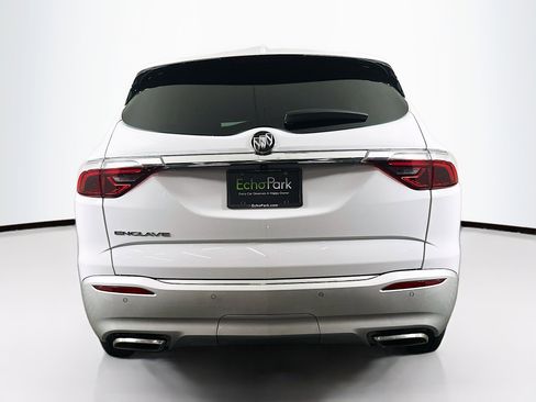 Used 2023 Buick Enclave Essence image 7