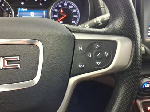 Used 2024 GMC Terrain SLE w/ Driver Convenience Package FWD image 18