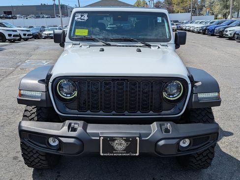 Used 2024 Jeep Wrangler Sport AWD/4WD image 3