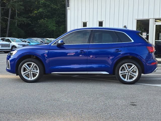 Used 2022 Audi Q5 e Premium Plus AWD/4WD image 2