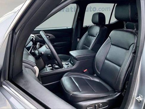 Used 2023 Chevrolet Traverse LT image 22
