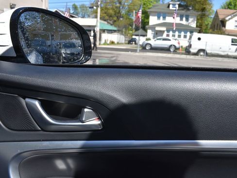 Used 2025 Genesis G70 2.5T RWD image 22
