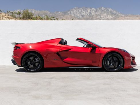 Used 2024 Chevrolet Corvette E-Ray AWD/4WD image 8