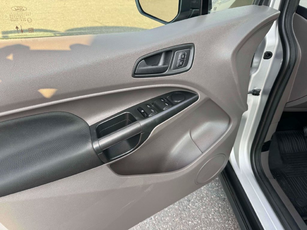 Used 2022 Ford Transit Connect XL FWD image 18