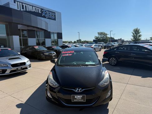Used 2013 Hyundai Elantra GLS w/ Preferred Pkg FWD image 2