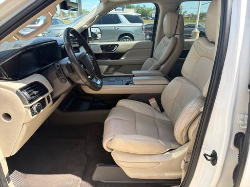 Used 2021 Lincoln Navigator Reserve AWD/4WD image 13