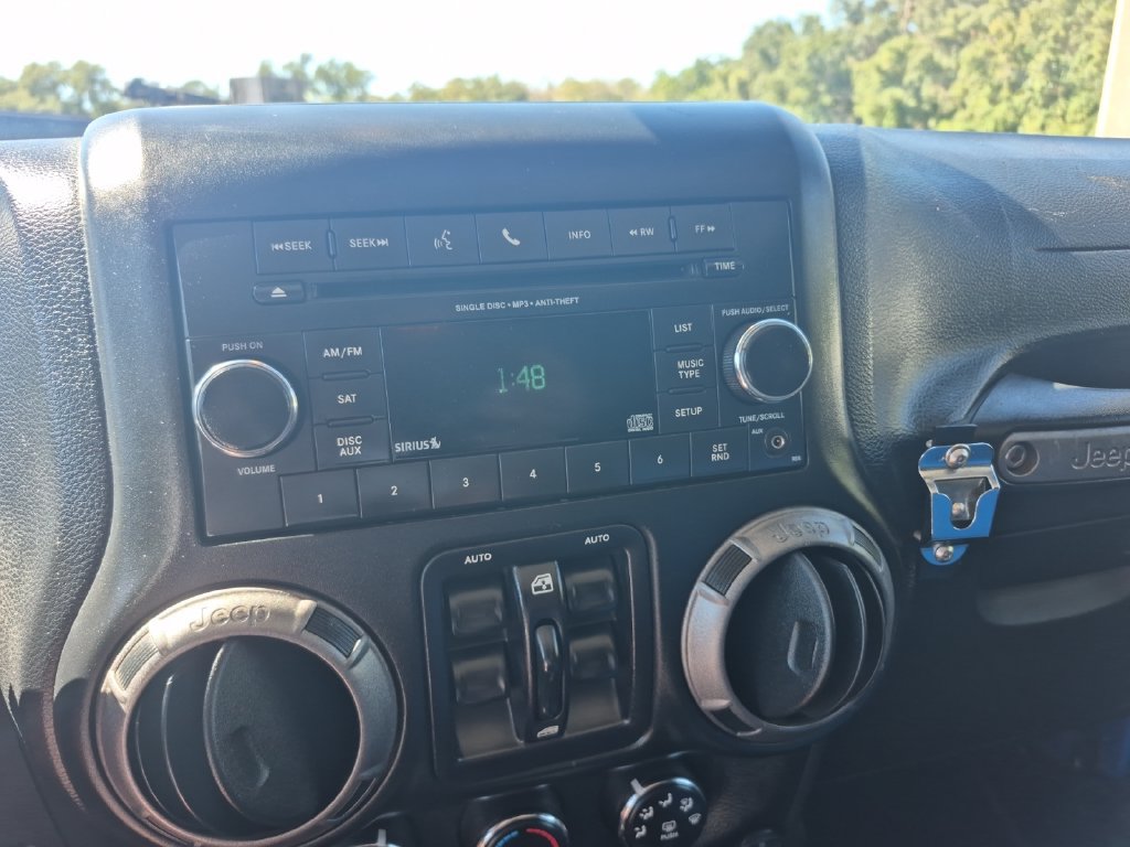 Used 2015 Jeep Wrangler Unlimited Sport AWD/4WD image 19