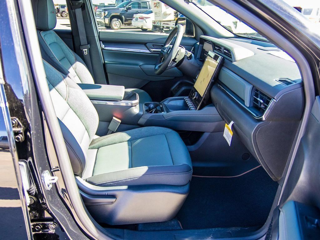 New 2026 GMC Terrain AT4 w/ Technology Package II AWD/4WD image 13