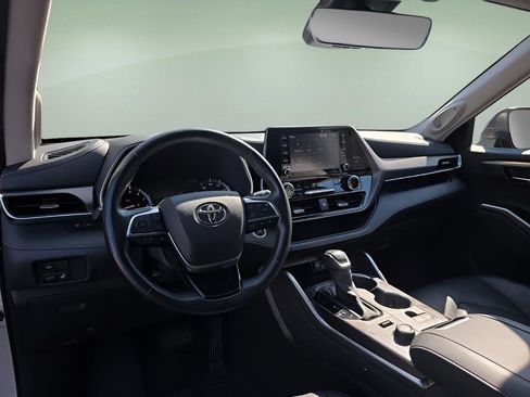 Used 2020 Toyota Highlander Limited image 26