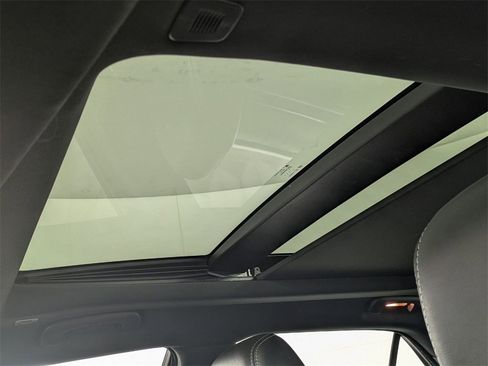 Certified 2018 Chrysler 300 S w/ Safetytec Plus Group image 27