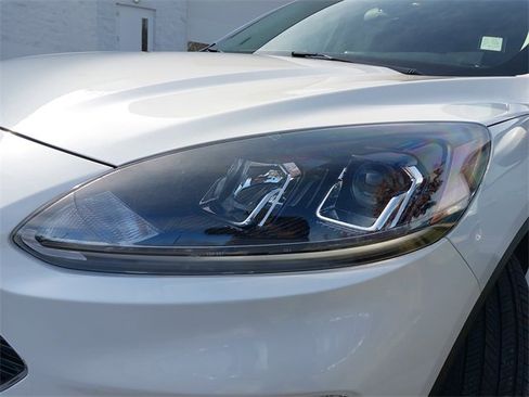 Certified 2022 Ford Escape SEL image 28