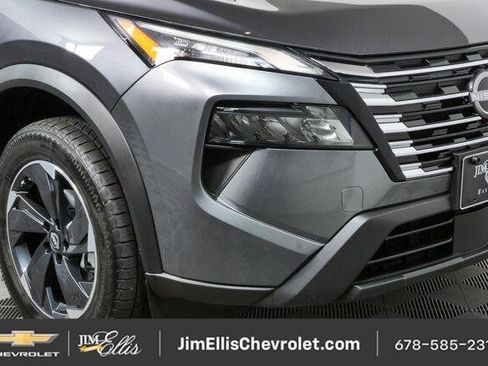 Used 2025 Nissan Rogue SV AWD/4WD image 34