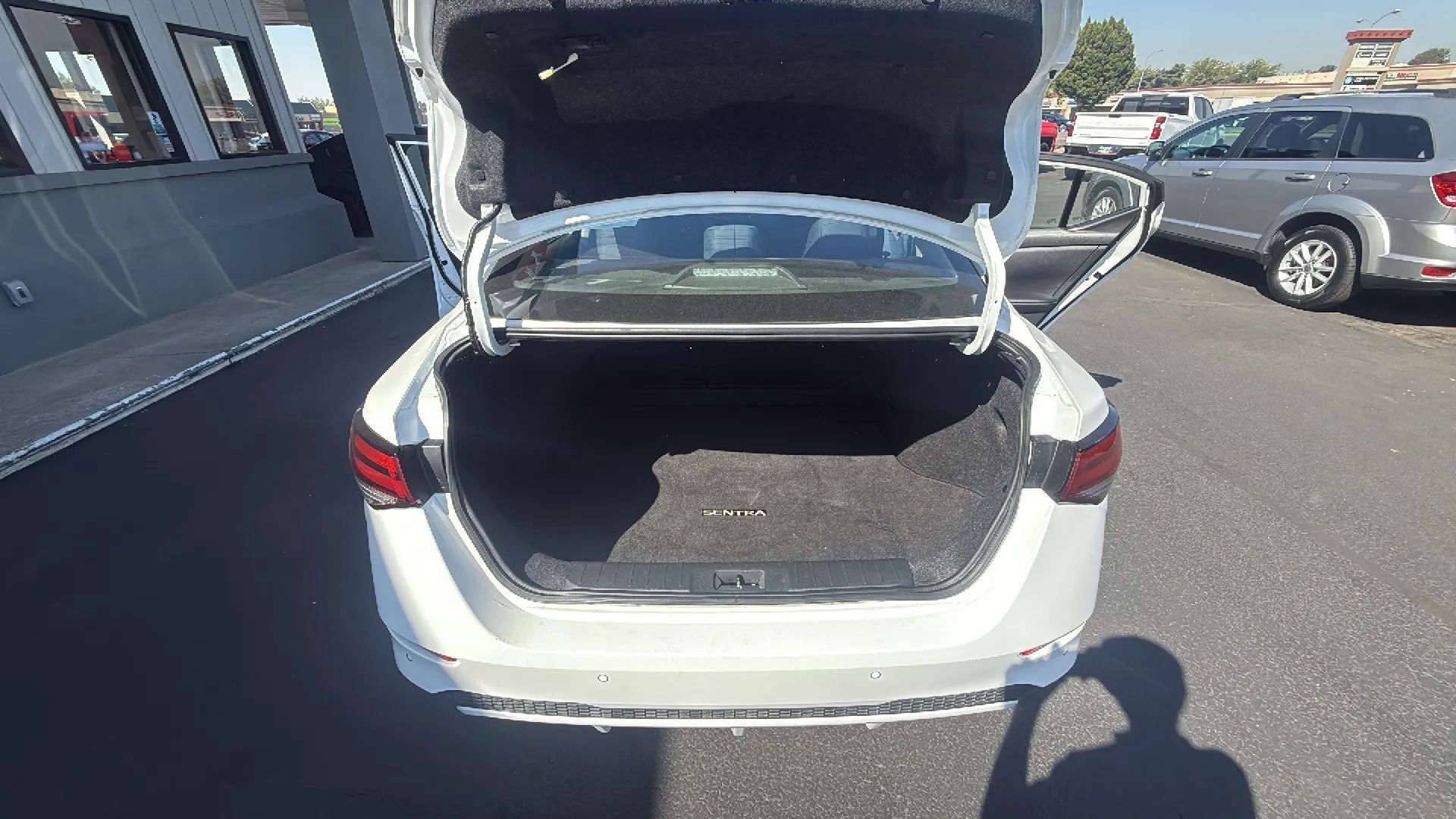 Used 2023 Nissan Sentra SV FWD image 17