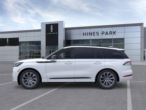 New 2026 Lincoln Aviator AWD image 3