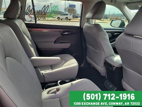 Certified 2021 Toyota Highlander Platinum image 28