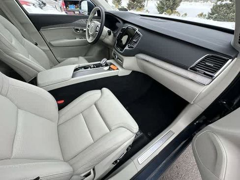 Used 2025 Volvo XC90 B6 Ultra image 22