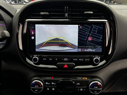 Used 2025 Kia Soul EX FWD image 44