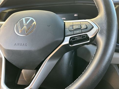 Used 2022 Volkswagen Taos SE image 21