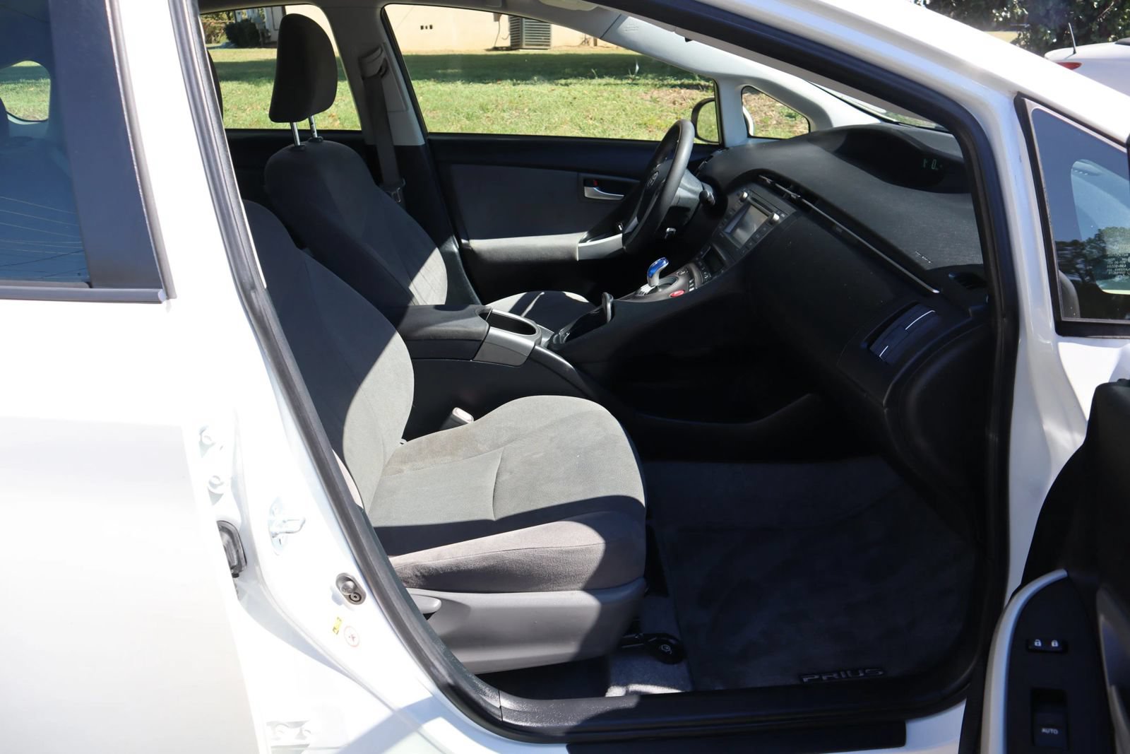 Used 2014 Toyota Prius Three FWD image 16