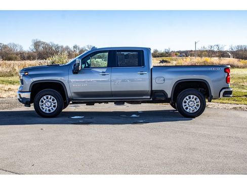 Used 2024 Chevrolet Silverado 3500 LTZ AWD/4WD image 4