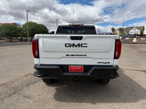 New 2026 GMC Sierra 1500 AT4X w/ LPO, Black Badging Package AWD/4WD image 6