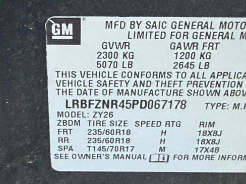 Used 2023 Buick Envision Essence FWD image 11