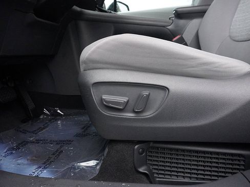 Used 2021 Toyota Sienna LE image 34