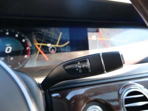 Used 2018 Mercedes-Benz S 560 4MATIC Sedan w/ Premium Package image 45