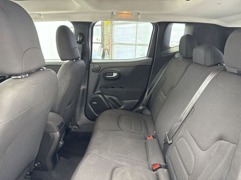 Used 2020 Jeep Renegade Latitude w/ UConnect 8.4 Nav Group image 30