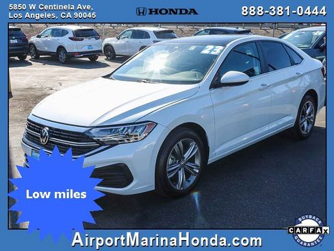 Used 2023 Volkswagen Jetta SE image 5