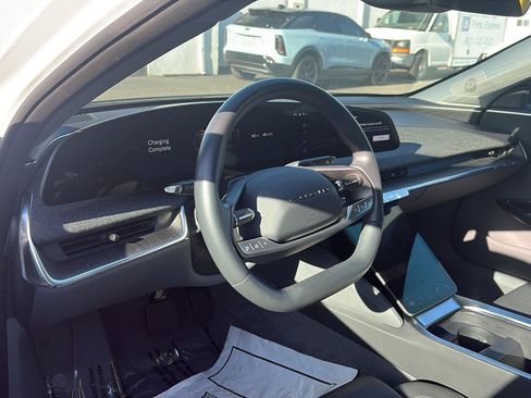 Used 2025 Lucid Air Touring AWD/4WD image 19
