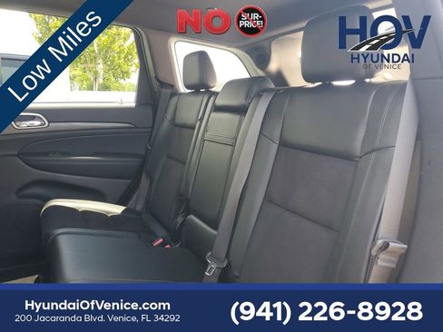 Used 2019 Jeep Grand Cherokee Laredo w/ Laredo X Package RWD image 13