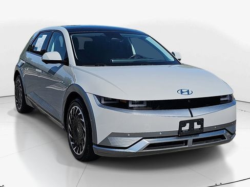 Used 2023 Hyundai Ioniq 5 Limited image 2