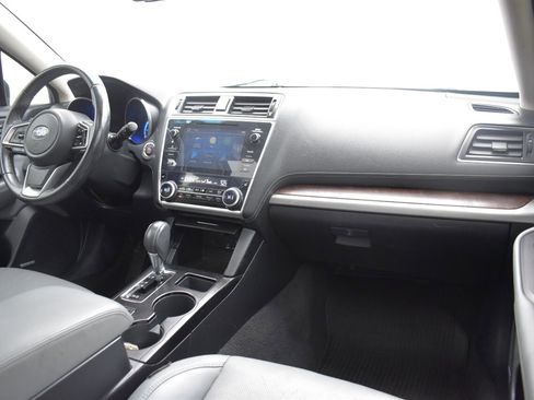 Used 2019 Subaru Outback 3.6R Limited AWD/4WD image 11
