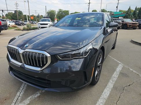 Used 2026 BMW 530i xDrive w/ Premium Package AWD/4WD image 7