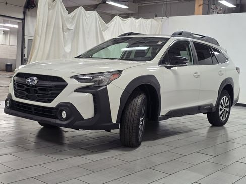 Used 2024 Subaru Outback Premium AWD/4WD image 10