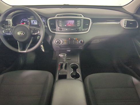 Used 2016 Kia Sorento FWD image 18