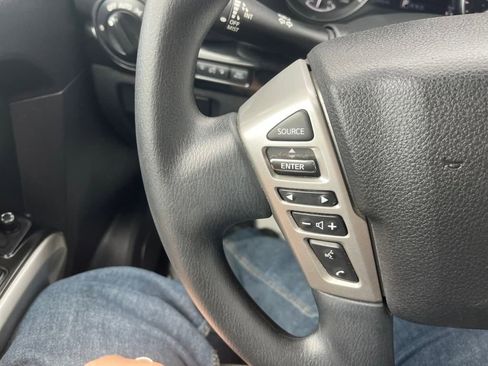 Used 2023 Nissan Titan SV image 11