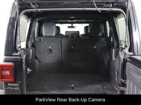 Used 2023 Jeep Wrangler Unlimited Rubicon 4xe w/ Cold Weather Group AWD/4WD image 17