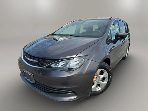 Used 2017 Chrysler Pacifica LX w/ Tire & Wheel Group FWD image 1