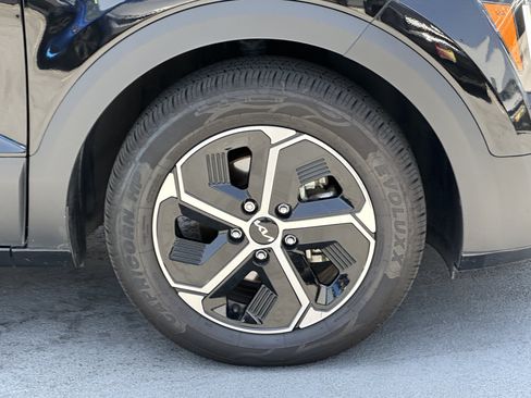 Certified 2023 Kia Niro EX FWD image 14