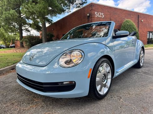 Used 2013 Volkswagen Beetle 2.5 FWD image 3