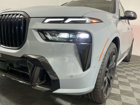 Used 2026 BMW X7 xDrive40i w/ M Sport Package image 9