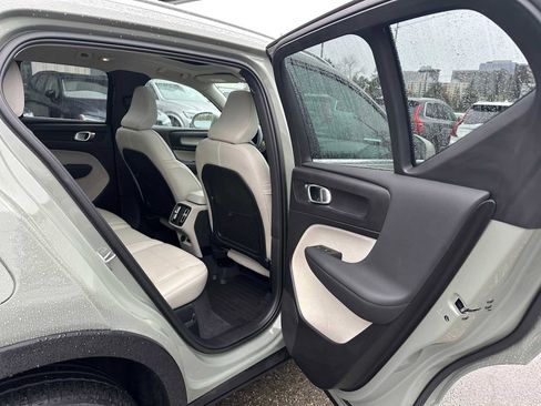 Certified 2023 Volvo XC40 B5 Plus w/ Protection Package Premier image 13