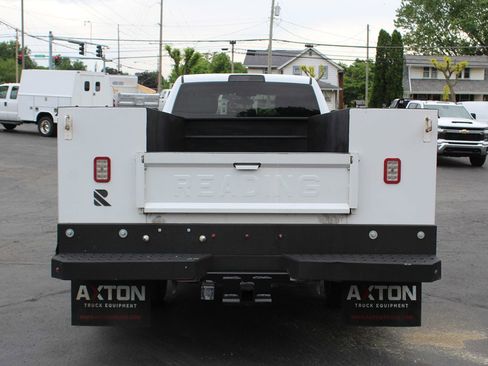 Used 2024 RAM 3500 Tradesman w/ Chrome Appearance Group AWD/4WD image 5